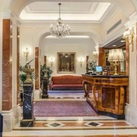 Del Senato Hotell 3*